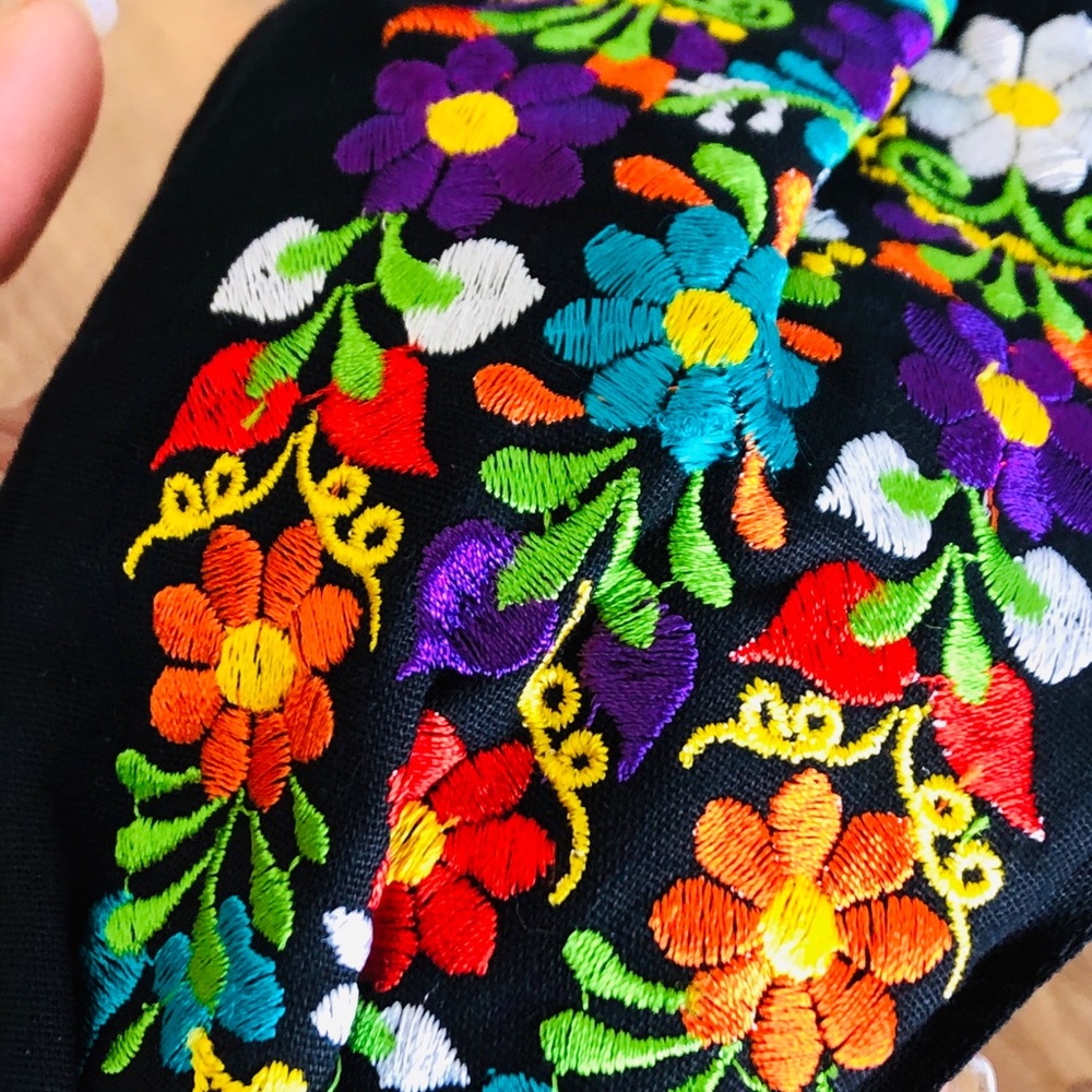 Mexican Embroidered Face Mask Floral Puebla Fiesta - Picture 4 of 6